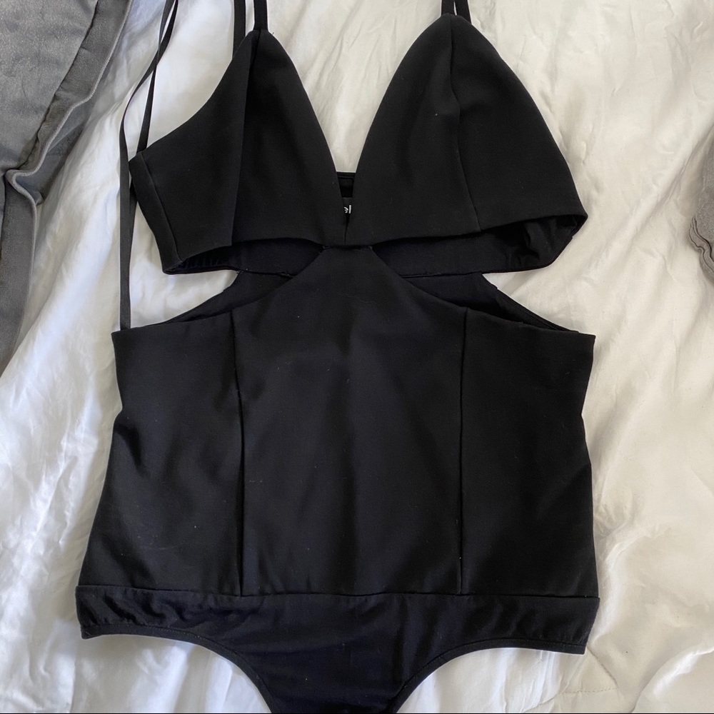 🖤 💫Black Spaghetti Strap Bodysuit💫🖤